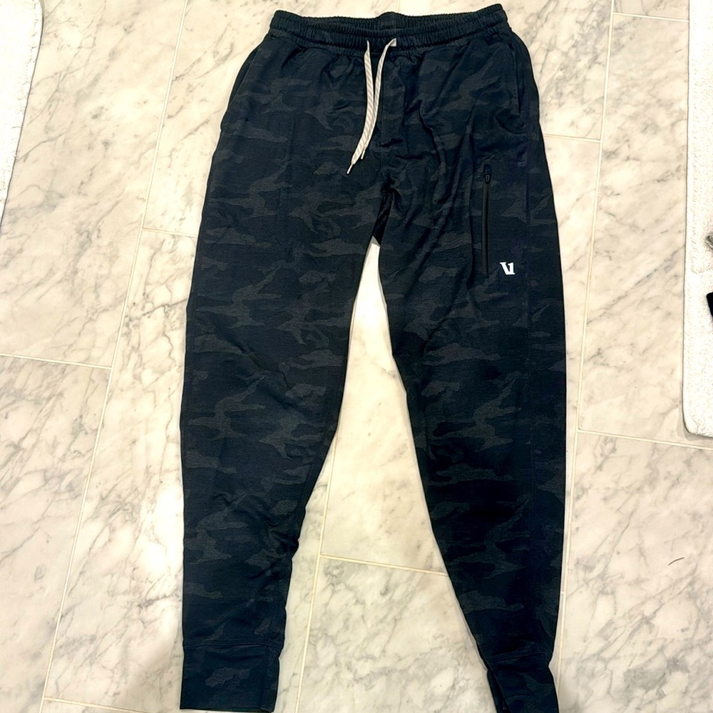 Men’s camo Vuori Jogger